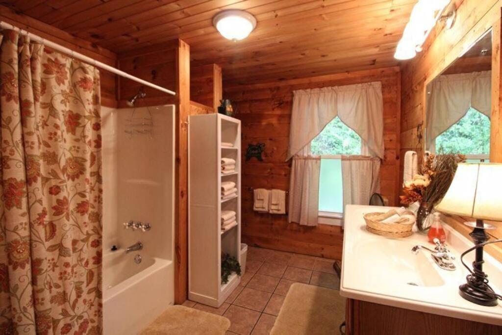 Creekside 1920'S Farmhouse Villa Bryson City Luaran gambar