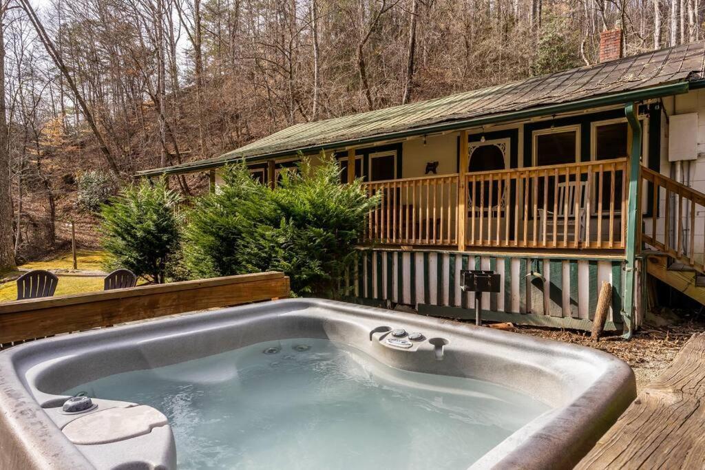 Creekside 1920'S Farmhouse Villa Bryson City Luaran gambar